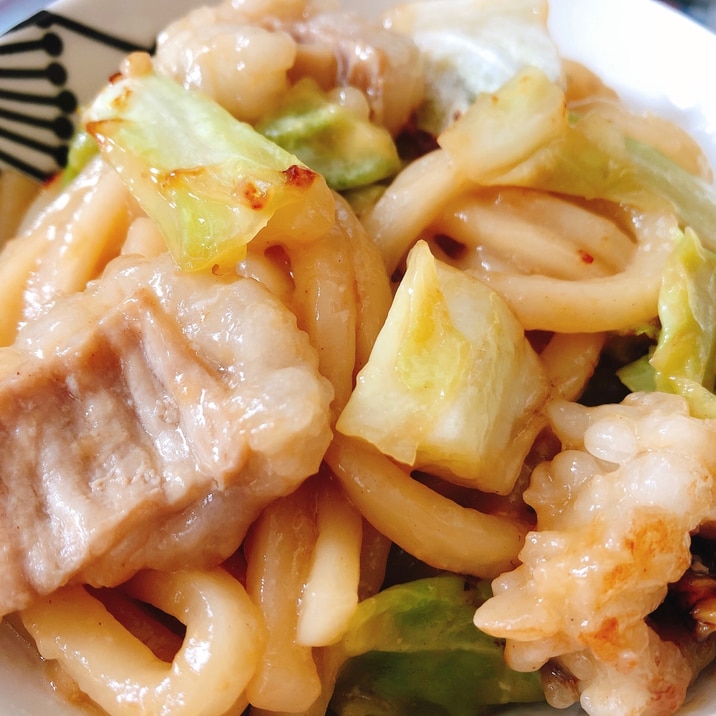 自画自賛!味噌と焼肉のたれで簡単ホルモン焼きうどん